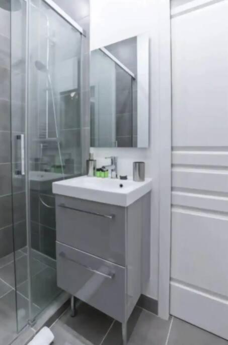 Roses Appartement Proche Sacree-Coeur/Montmarte 파리 외부 사진